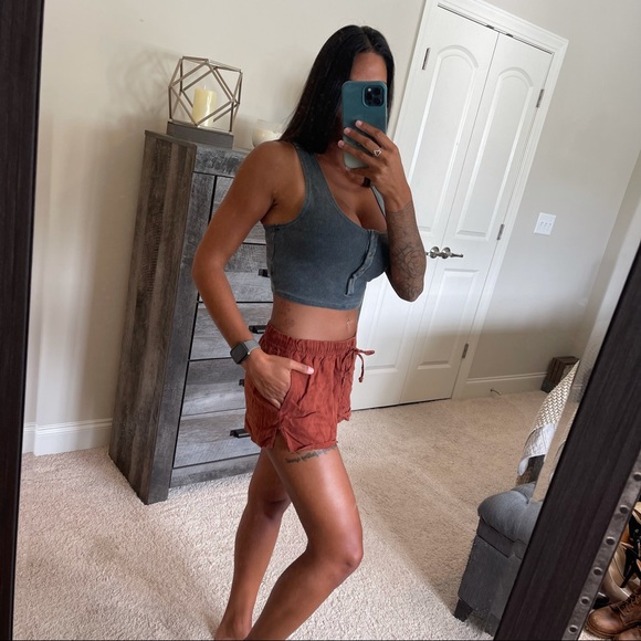 Rust Linen Shorts - Picture 2 of 7